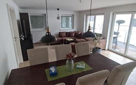 Grafmax Apartment